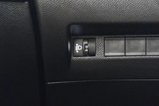 Peugeot 208 1.2 Hybrid 110 e-DCS6 Allure Navigatie Achteruitrijcamera Apple CarPlay / 23
