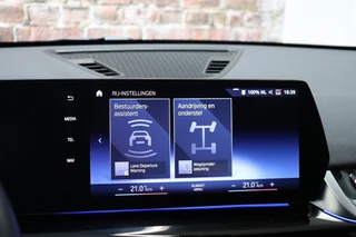 BMW X1 sDrive18i High Executive Automaat  / Widescreen Display / Stoelverwarming / Leder / Climate Control / Driving Assistant Plus / Cruise Control / Leder / Achteruitrijcamera / 17 Inch / Adaptieve LED koplampen / 33