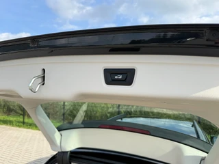BMW 3-serie Touring 320e Business Edition Plus | Camera | Laser | Stoelverwarming | Carplay | / 12