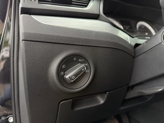 Škoda Superb COMBI 1.5 TSI ACT Business Edition - Automaat Stoelverw. Navi Camera 17inch LMV / 22