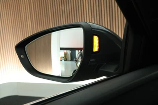 Audi Q8 e-tron 50 340pk quattro S Edition 95 kWh SOH 100% B&O HUD Keyless Stoelverwarming Camera Panoramadak Navigatie 2x S-Line / 7