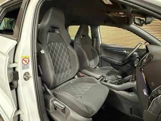 Skoda Karoq 1.5 TSI DSG 4x4 Sportline Business | 1800KG Trekgewicht | Carplay | Sportstoelen | Camera / 5