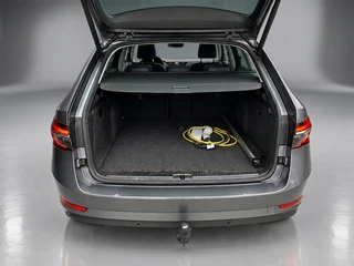 Škoda Superb Combi 1.4 TSI iV 218 pk Business Edition Plus AUT  | 1e eigenaar | navigatie | panoramadak | trekhaak | leder interieur / 25