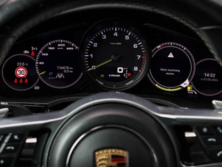Porsche Cayenne Coupé 3.0 E-Hybrid Pano Achterasbesturing Krijtgrijs Luchtvering Softclose Stoelkoeling SOH 88,7% / 9