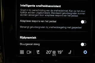 Volvo V60 2.0 B4 Ultimate Dark | PANORAMADAK | HEAD UP | STANDKACHEL | ACHTERBANKVERWARMING | 360 CAMERA | 20" / 42