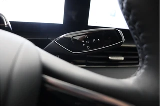 Omoda 5 EV Premium 61 kWh *DEMO* - Full Options! - Stuur-/stoelverwarming - Draadloze Apple Carplay of Android Auto - Schuif-/kanteldak - 7 jaar of 150.000km Fabrieksgarantie / 21