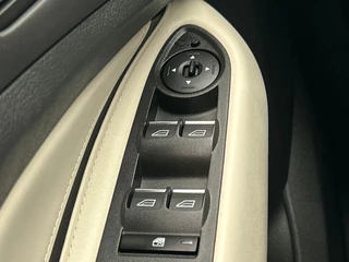 Ford Kuga 1.5 EcoBoost Vignale | Trekhaak | Leder | Panorama | Adaptive-cruise | Stoelverwarming | / 29