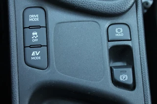 Toyota Yaris 1.5 HYB. ACTIVE Automaat / Camera / Cruise control / Dab radio / Apple carp. / 39