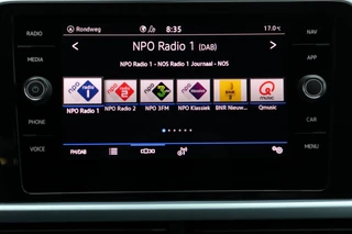 Volkswagen T-ROC 1.0 TSI Edition Stoelverwarming Lane-assist / 21