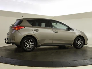 Toyota Auris 1.8 Hybrid Comfort | Navigatie | Trekhaak | Climatronic / 7