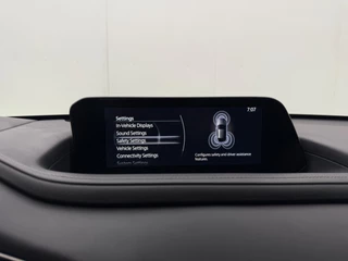 Mazda CX-30 2.0 e-SkyActiv-X M Hybrid Comfort | Automaat | Navigatie | Camera | Parkeersensoren | Stoelverwarming | Apple CarPlay / 21