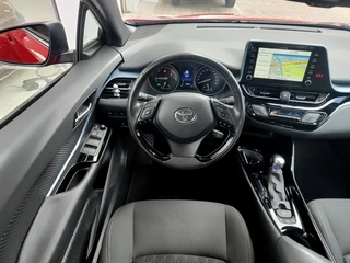 Toyota C-HR 1.8 HYBRID DYNAMIC  Dodehoekdetectie | Stoelverwarming | Adaptive Cruise / 13
