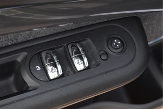 MINI Clubman 2.0 Cooper S Chili 192 pk  | Nav | Bluetooth | Cruise Control | Stoelverwarming | LED/Xenon / 15