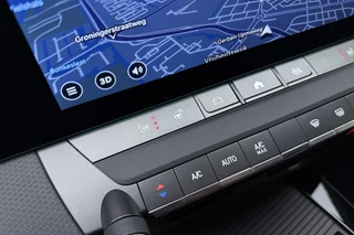 Opel Astra Electric 54 kWh Business Edition | 18" LM-Velgen | Black Pakket | Privat Glass | AGR Stoelen | Camera | Navigatie | Winter pakket | / 30