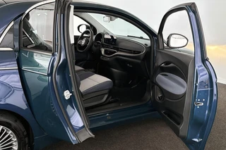 Fiat 500 3+1 Icon 42 kWh Panoramadak Apple CarPlay Camera 16" / 37