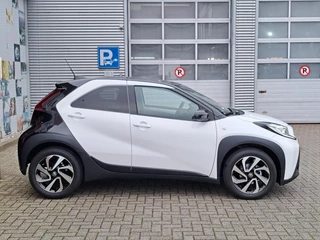 Toyota Aygo X PULSE 5-DEURS CAMERA CLIMA 17"LMV PRIVACY-GLASS LED DAB+ NL-AUTO / 4