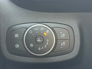 Ford Fiesta 1.0 EcoBoost Connected / 27