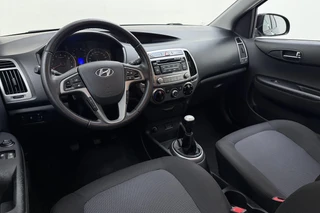 Hyundai i20 1.2i i-Vision / 18