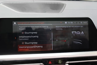 BMW 4 Serie Cabrio 430i High Executive M Sport Pakket Automaat  / Live Cockpit Professional / Harman Kardon / Air Collar / Leder / Head-Up Display / 19 Inch / M Sportremsysteem / Driving Assistant Professional / Safety Pakket / Laserlight / CoPilot Pack / Shadow Line / 27