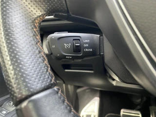 Peugeot 3008 1.6 Plug-in Hybrid 4WD 300 pk GT AUT  | 1e eigenaar | carplay | panoramadak | navigatie | 3D cockpit | 2 laadkabels | BTW / 34
