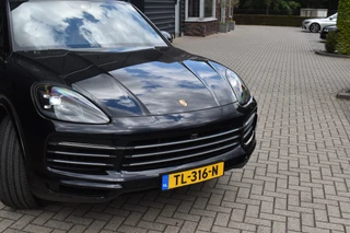 Porsche Cayenne 3.0 E-Hybrid Sport Chrono  | Pano | Trekhaak | 360 Camera | Bose | Stuurverwarming | Luchtvering | Orig. NL | / 39
