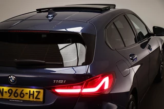 BMW 1-serie 118i Business Edition | SPORT LINE | PANORAMADAK | SPORTSTOELEN | DAB | APPLE / 20