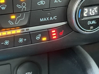 Ford Focus Wagon BWJ 2022 1.0 EcoBoost Hybrid 126PK ST Line  STUUR + STOELVERW. | NAVI | CLIMA | CRUISE | CARPLAY & ANDROID | CAMERA | LMV | PDC / 18