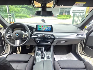 BMW 5-serie Touring 530e M Sport LED CarPlay Elek. Stoelen 100% dealer onderhouden 530e Business Edition Plus / 4