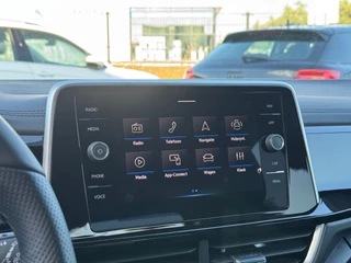 Volkswagen T-ROC 1.5 TSI R-Line Edition * Camera * Massage * Parkeerhulp / 32