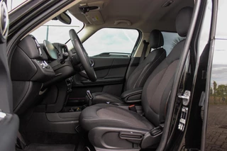 MINI Countryman 1.5 Cooper Essential | 1e eigenaar | NL auto | Driving Assistant | Camera | Sportstuur | Keyless entry | Stoelverwarming | LED | Carplay | DAB | Navigatie | PDC / 14