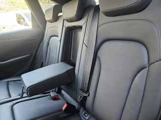 Audi Q5 2.0 TFSI quattro Pro Line NAVI LEER TEL PDC CC / 17