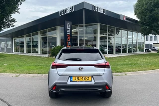 Lexus UX 250h F Sport Line | CAMERA | ADAPTIVE | KEYLESS | CARPLAY / 8