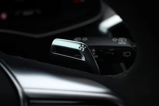 Audi RS6 Avant 4.0 TFSI quattro  Nardo Ceramic Pano Trekh Sportuitl HUD ACC Dynamic+ 4WS / 77