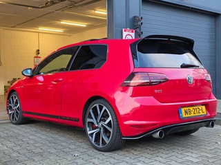 Volkswagen Golf 2.0 TSI GTI Clubsport / 265-360PK / NAP = UNIEK !! / NWE TURBO / PANO / DYNAUDIO / CAMERA / CARPLAY / 19 INCH ! / 8