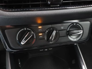 Škoda Fabia 1.0 MPi Ambition | Cruise Control | Airco | CarPlay | Parkeersensoren | 64.451 Km !! / 25