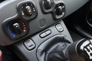 Fiat Panda 1.0 Hybrid City Life 69 PK | Airco | Dakrails | Weinig kilometers | Hoge instap | Zuinige motor | Electrische ramen | 5 Zitplaatsen / 22