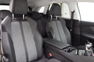Peugeot 3008 1.2 PureTech Crossway 130 PK | Navigatie | Camera | Climate contro| Keyless | Lichtmetalen velgen | Extra getint glas | Cruise control / 11