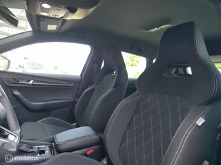 Skoda Karoq 1.5 TSI ACT Sportline / Trekh. / Carplay / Navi / 8