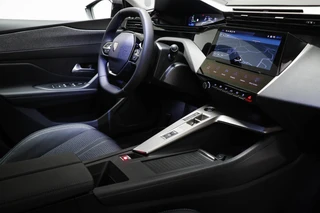 Peugeot e-408 Allure 58 kWh | NIEUW | COMFORT / CONNECT / 360 VISION & DRIVE ASSIST- PACK | STUURVERWARMING | DAB | APPLE | CAMERA / 4