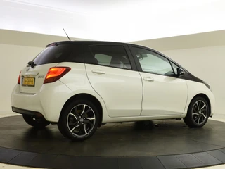 Toyota Yaris 1.0 VVT-i Trend Bi-Tone | LMV | Camera | Cruisecontrol | / 2
