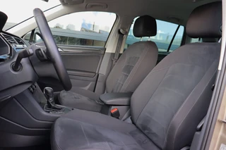 Volkswagen Tiguan 1.4 TSI ACT Highline Business R | Dealer Onderhouden | Led | Virtual | Stoelverwarming | Trekhaak | Carplay / 5