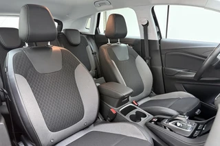 Opel Grandland X 1.6 Turbo Hybrid Business Elegance 225 PK Automaat | Trekhaak | Camera | Keyless | Elektrische achterklep | Climate control | Stoelverwarming | Dakrails / 17