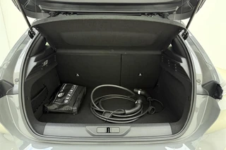 Peugeot 308 1.6 Plug-in Hybrid 180pk Automaat Allure Avantage | Navigatie | Apple Carplay/Android Auto | Achteruitrijcamera | Adapt. Cruise control | Climate control | Keyless entry | Stoel- en stuurverwarming / 11