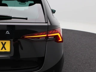 Skoda Octavia Combi 1.5 TSi 150 Pk First Edition | Stoelverwarming | Camera | Cruise Control | Navigatie | CarPlay | Matrix LED | 17 Inch | 60.639 Km !! / 13