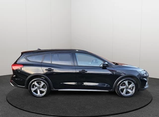 Ford Focus Wagon 1.0 EcoBoost 125PK Active Automaat Winterpack 17" Velgen Navi / 26