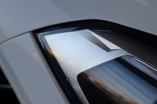 BMW X1 sDrive18i M Sport Schuifdak | Camera | Stoelverwarming / 18