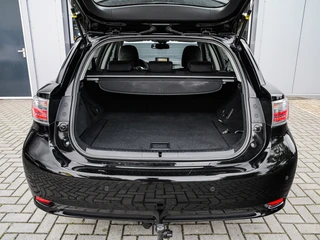 Lexus CT 200h Hybrid | Camera | Navi | Alcantara | Climate control | Cruise control | DAB+ | Trekhaak | Bluetooth / 22