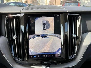 Volvo XC60 2.0 T8 Plug-in hybrid AWD Plus Dark / 24