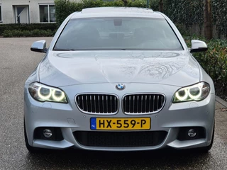 BMW 5 Series 520i High Executive M Sport Schuifdak Apple CarPlay 2e eigenaar dig. Dash NAP NL / 7