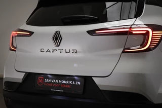 Renault Captur 1.3 mild hybrid 160 techno / 21